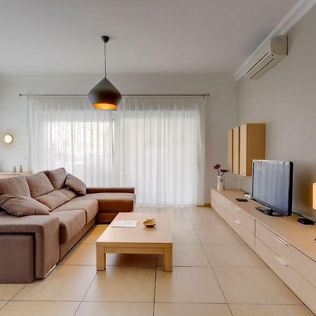 Apartment In Fort Cambridge With Pool Sliema Exteriér fotografie