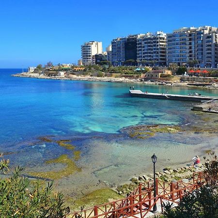 Apartment In Fort Cambridge With Pool Sliema Exteriér fotografie