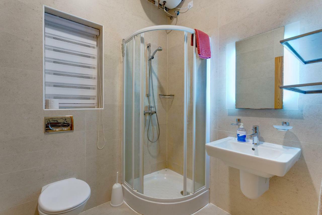 Apartment In Fort Cambridge With Pool Sliema Exteriér fotografie