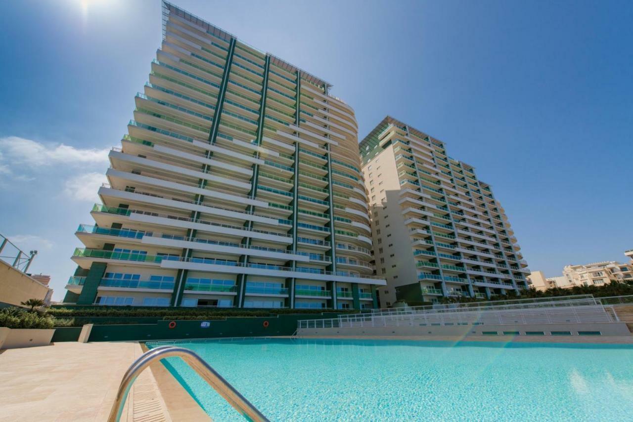 Apartment In Fort Cambridge With Pool Sliema Exteriér fotografie