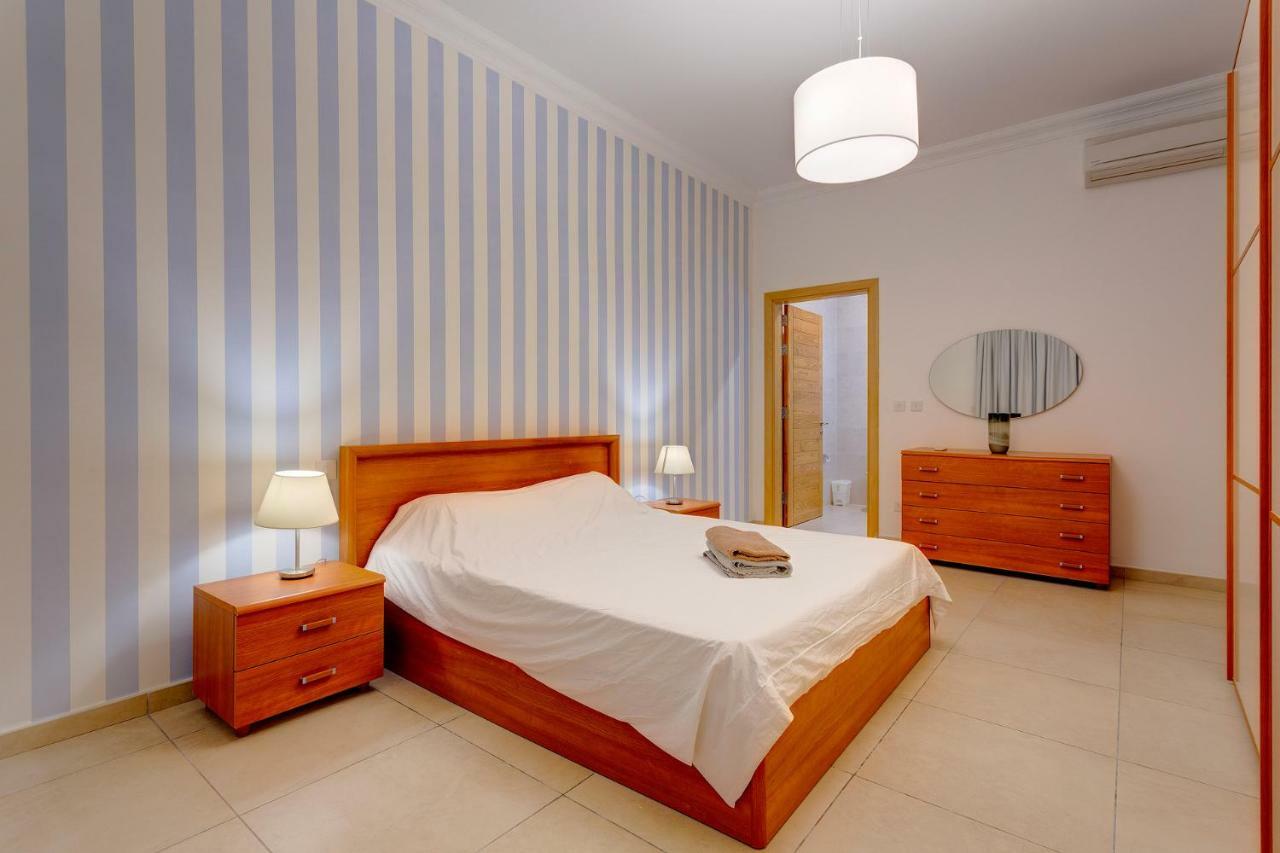 Apartment In Fort Cambridge With Pool Sliema Exteriér fotografie