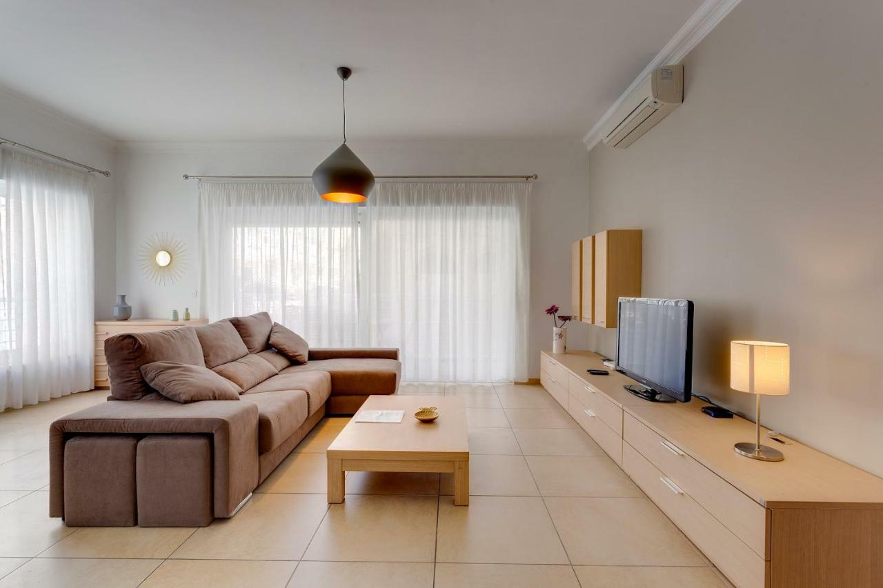 Apartment In Fort Cambridge With Pool Sliema Exteriér fotografie
