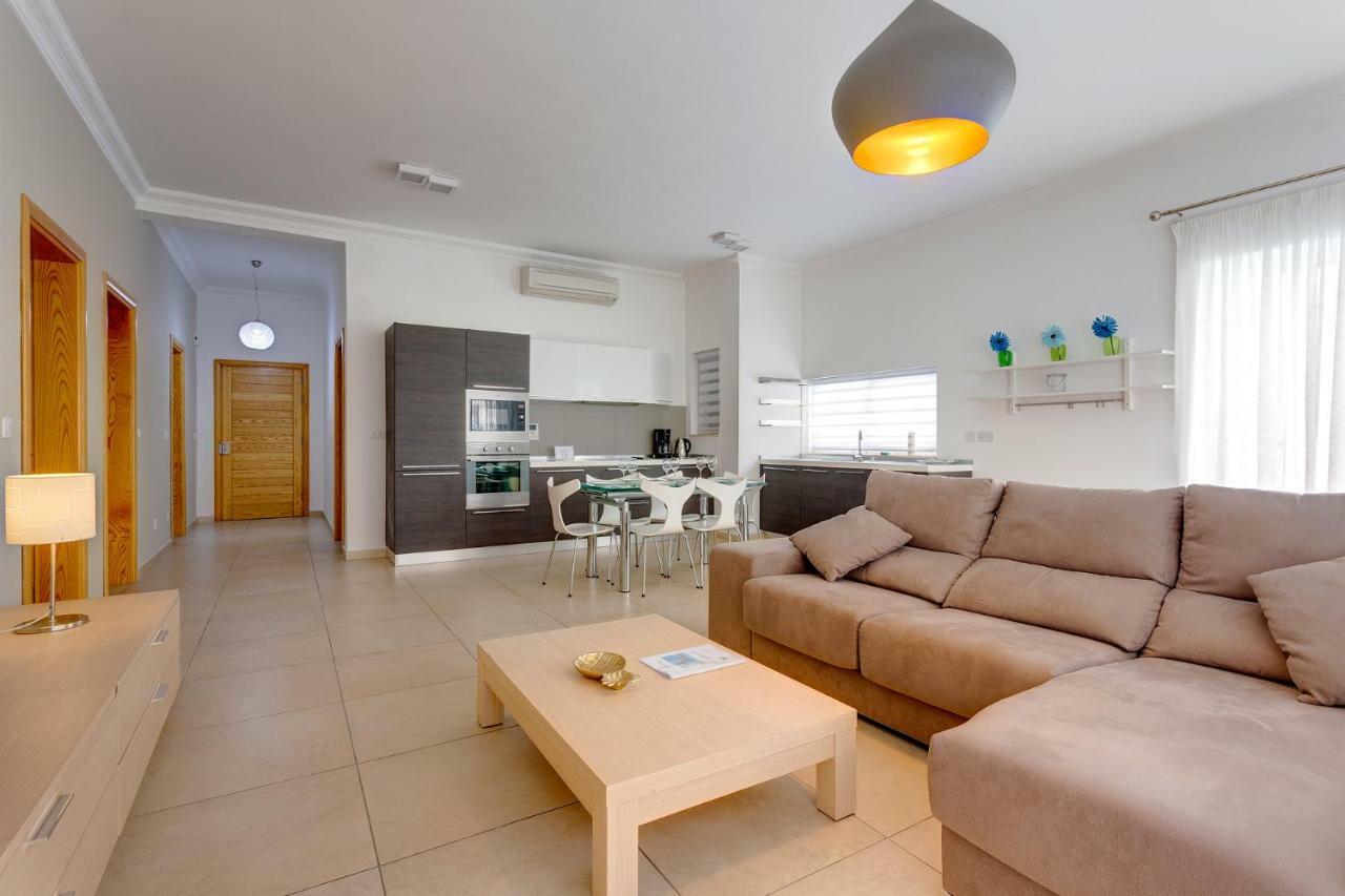 Apartment In Fort Cambridge With Pool Sliema Exteriér fotografie