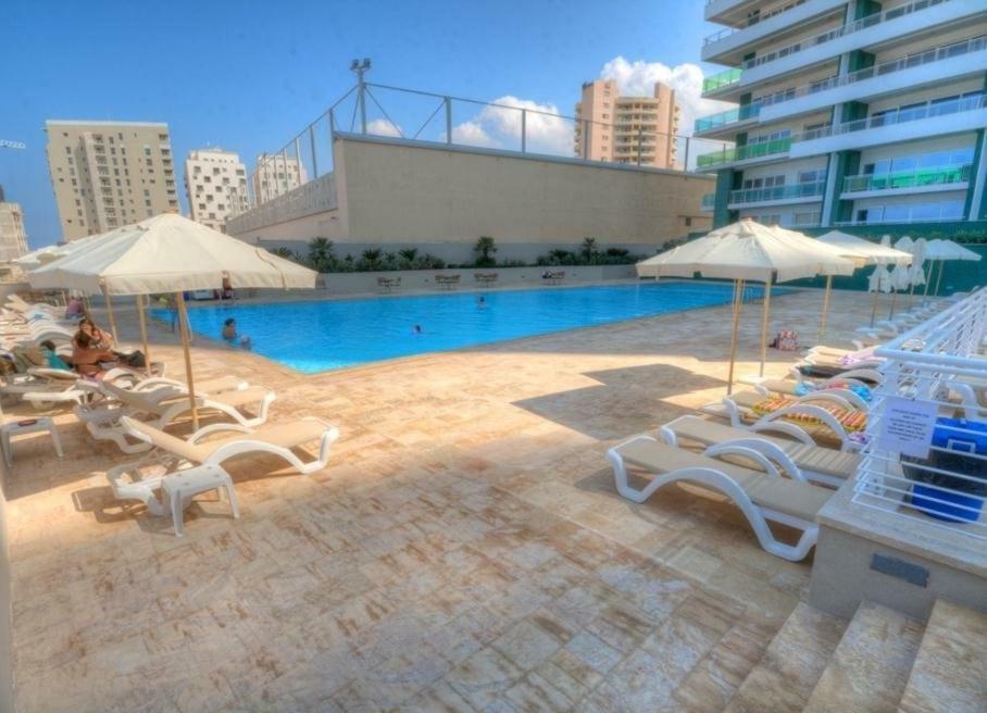 Apartment In Fort Cambridge With Pool Sliema Exteriér fotografie