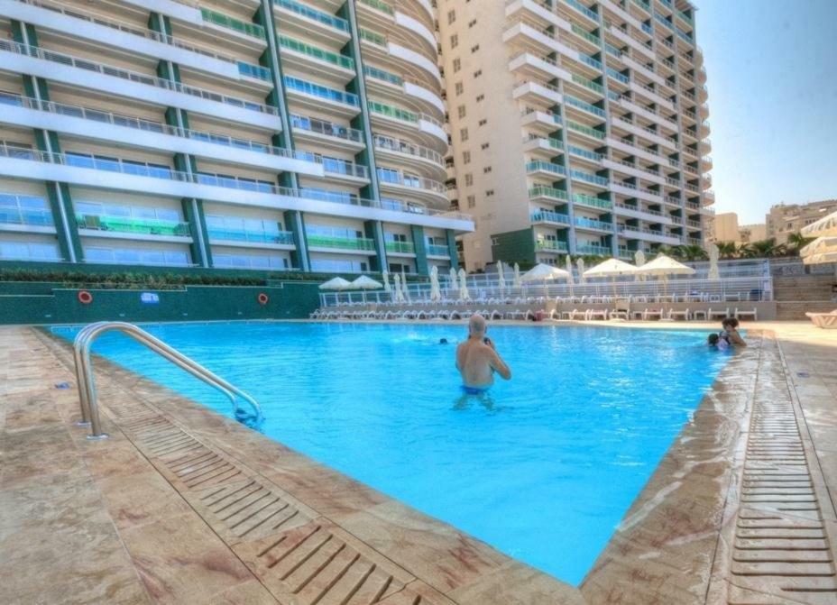 Apartment In Fort Cambridge With Pool Sliema Exteriér fotografie