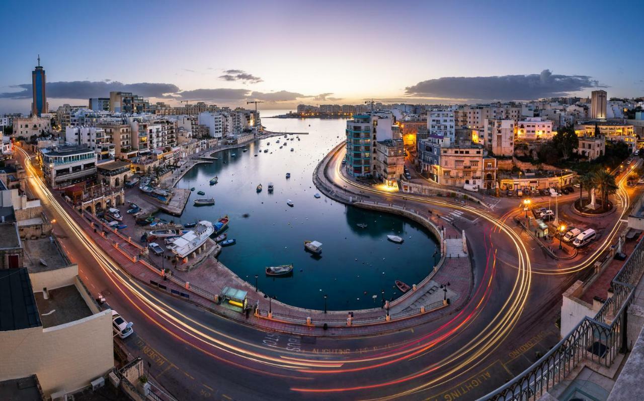 Apartment In Fort Cambridge With Pool Sliema Exteriér fotografie